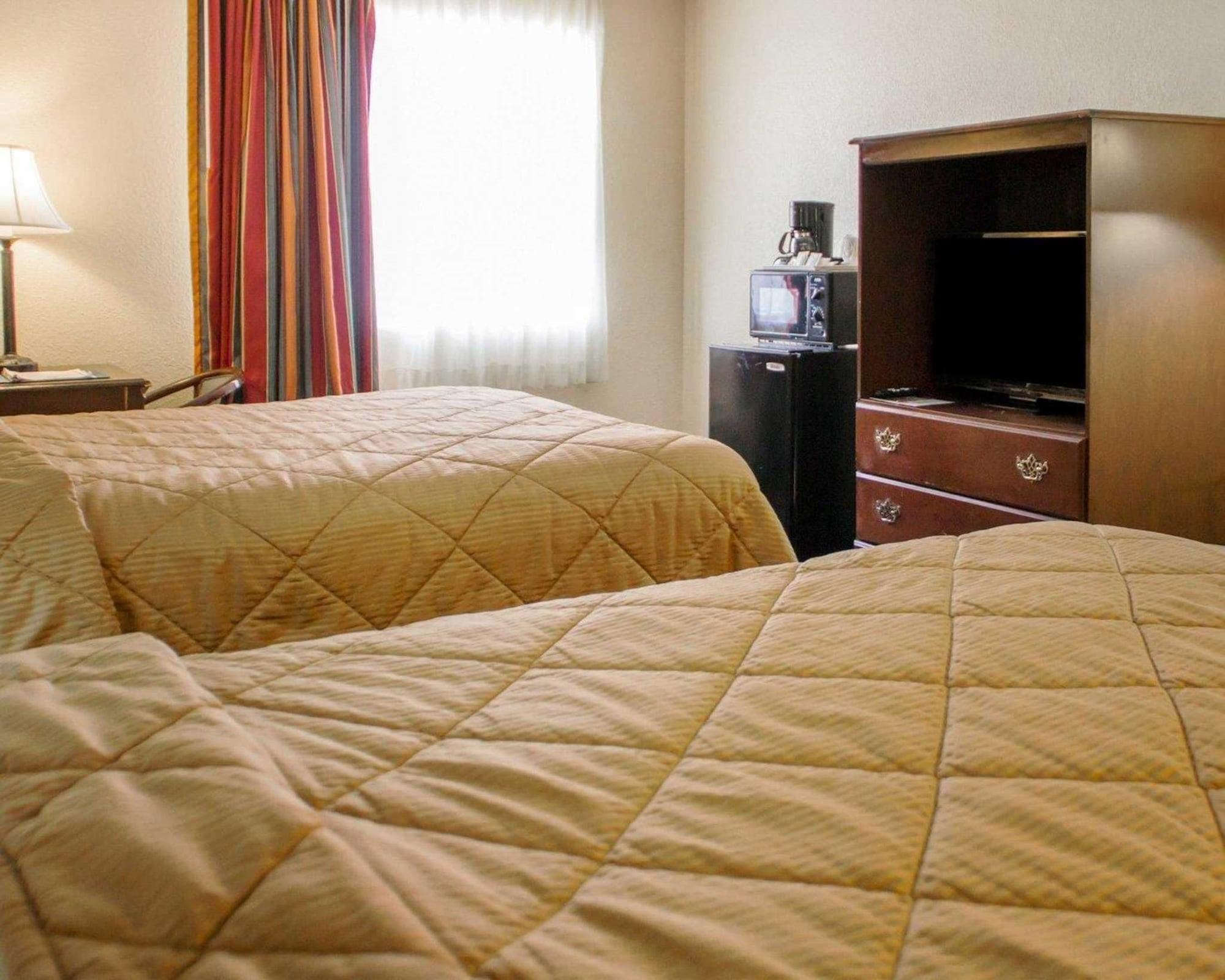 Quality Inn Broken Arrow - Tulsa Bagian luar foto