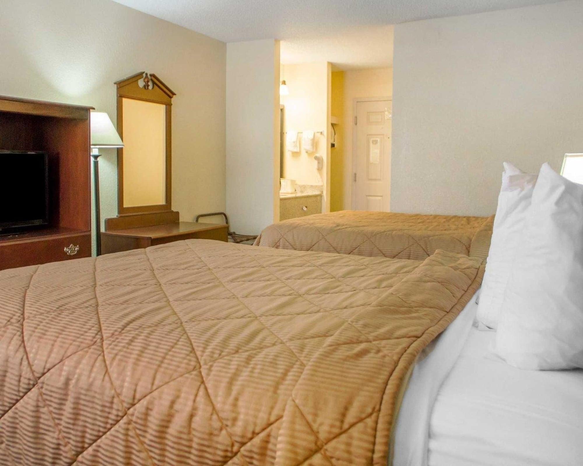Quality Inn Broken Arrow - Tulsa Bagian luar foto