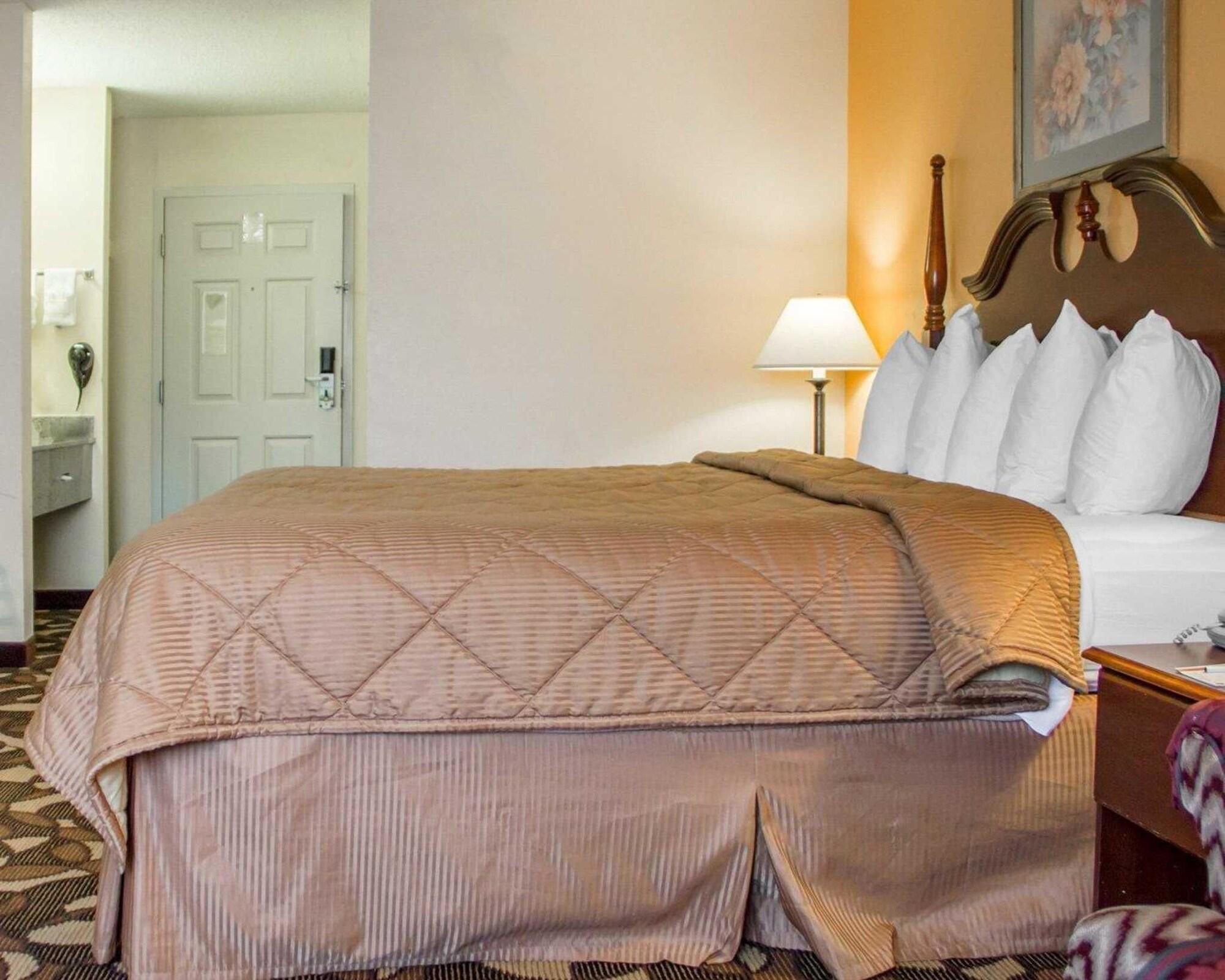 Quality Inn Broken Arrow - Tulsa Bagian luar foto