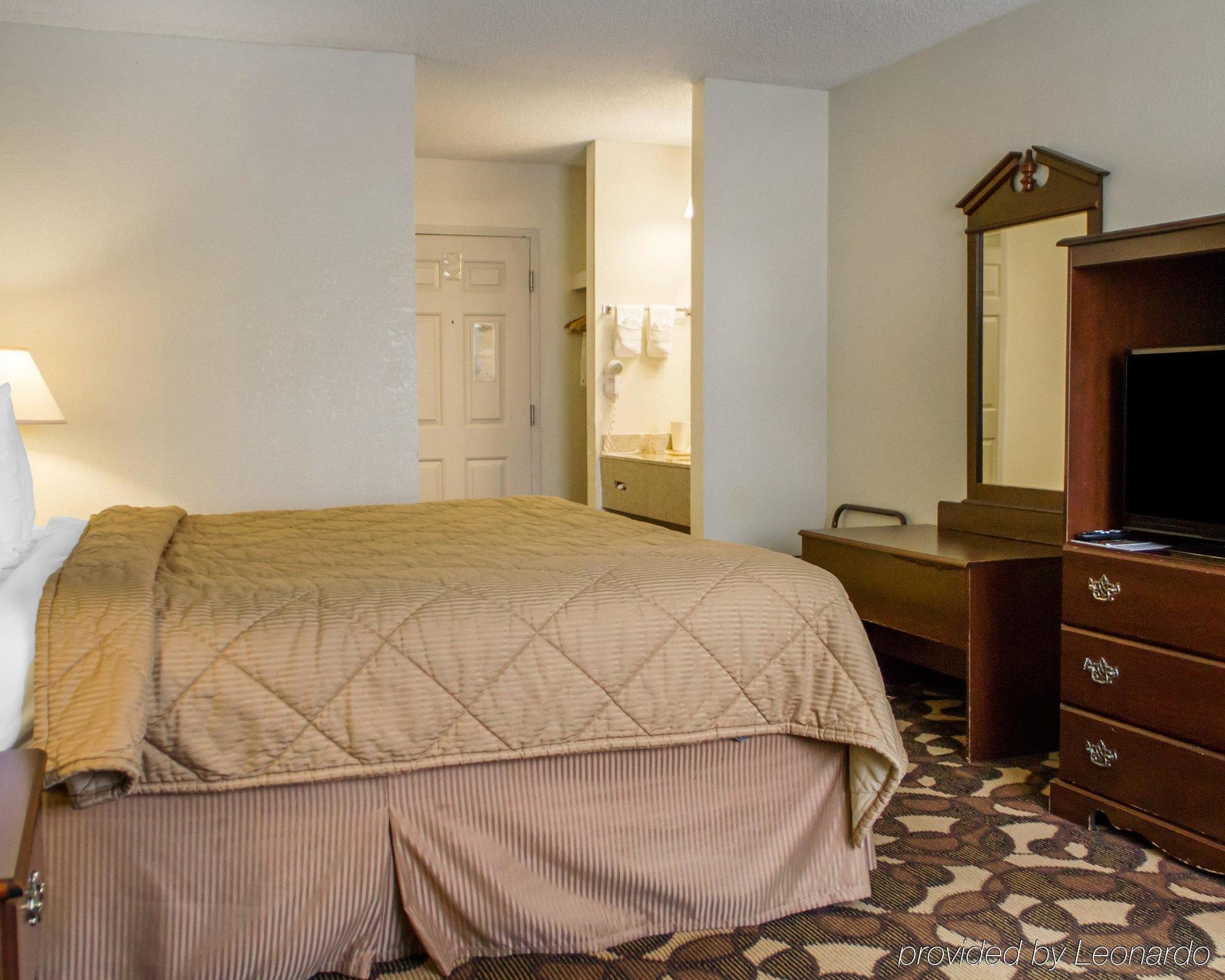 Quality Inn Broken Arrow - Tulsa Bagian luar foto