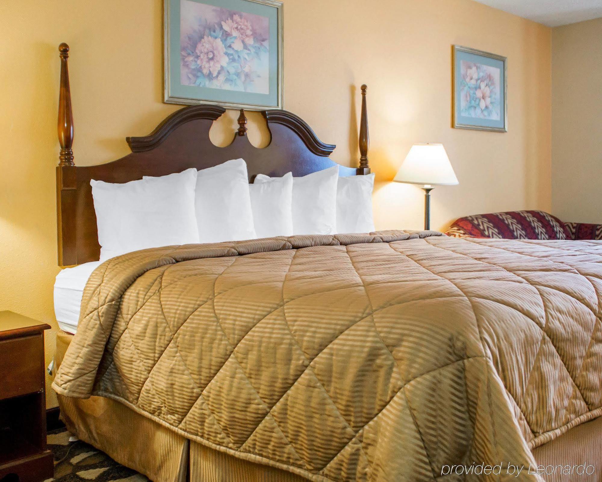 Quality Inn Broken Arrow - Tulsa Bagian luar foto