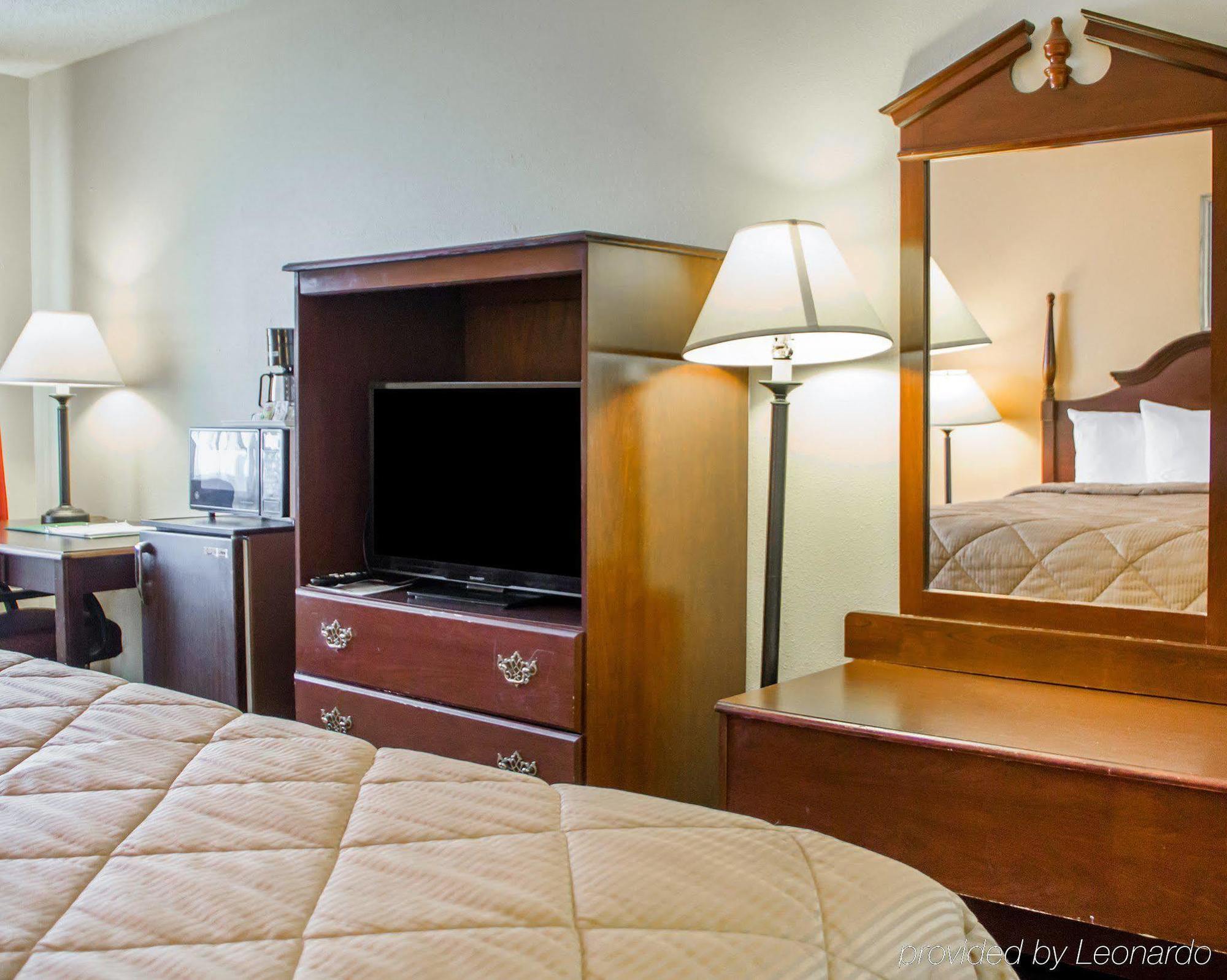 Quality Inn Broken Arrow - Tulsa Bagian luar foto