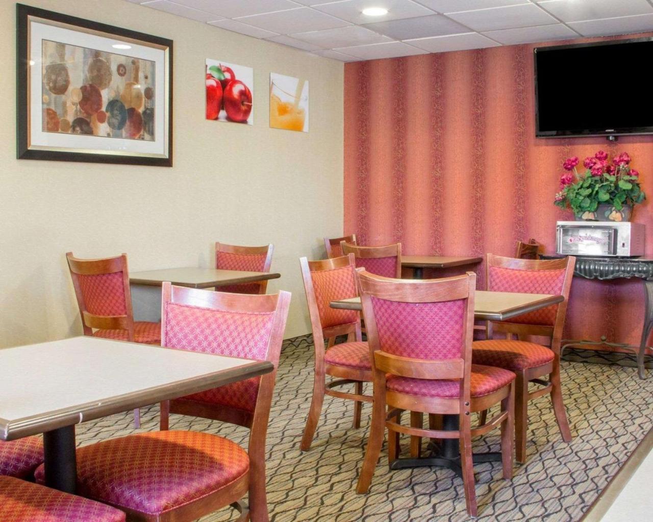 Quality Inn Broken Arrow - Tulsa Bagian luar foto