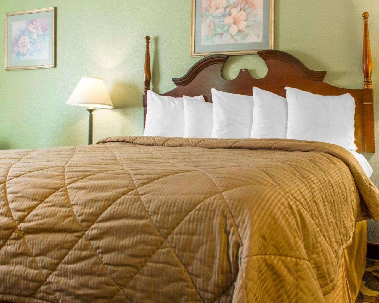 Quality Inn Broken Arrow - Tulsa Bagian luar foto