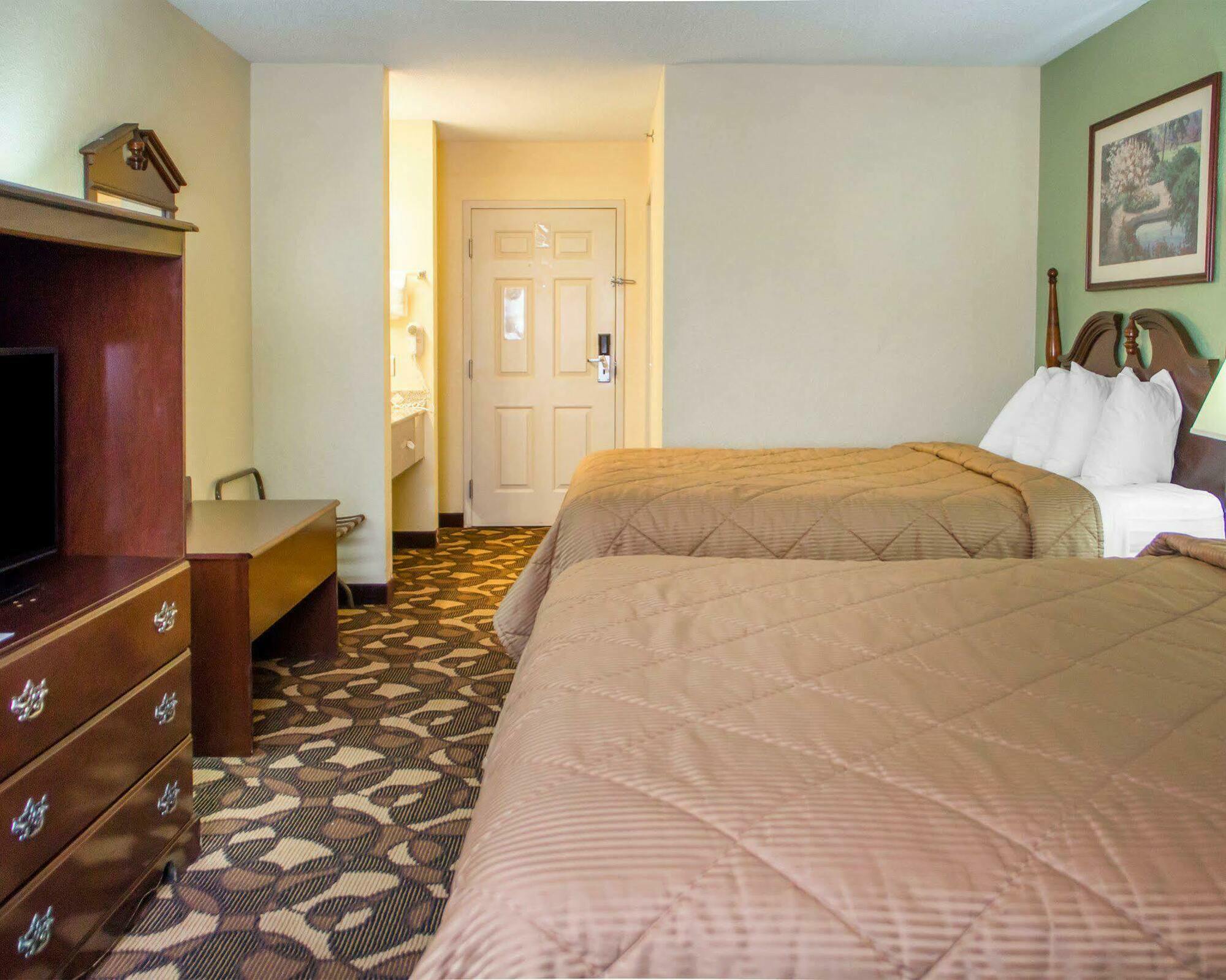 Quality Inn Broken Arrow - Tulsa Bagian luar foto