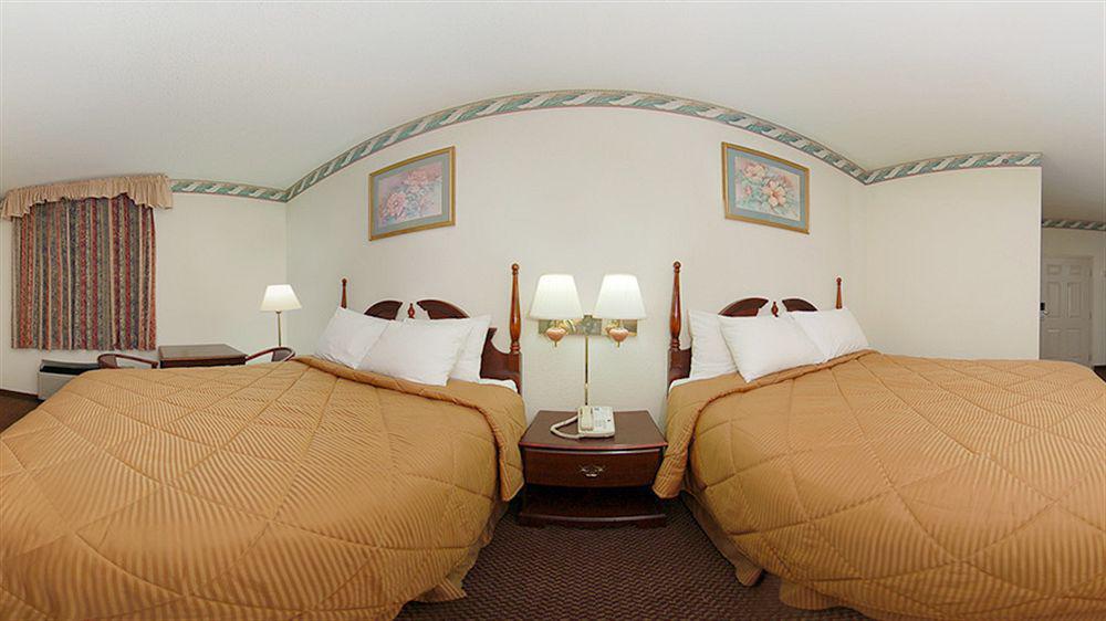 Quality Inn Broken Arrow - Tulsa Bagian luar foto